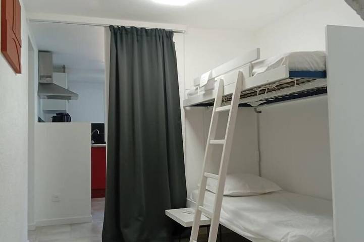 Large Studio for 4 People with 2 Sleeping Areas in Ndame-Adiana, Featuring a Spa in Trans-en-Provence, Draguignan Region