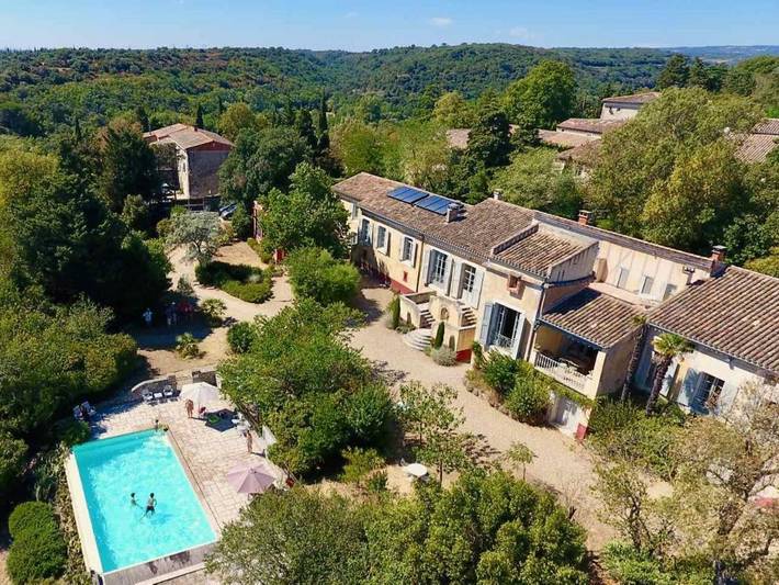 Chambre d’hôte pour 5 personnes, avec Terrasse et Jardin ainsi que Piscine et Vue