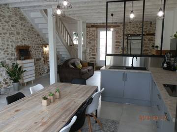 Gîte pour 8 personnes, avec jacuzzi ainsi que jardin et terrasse à Mauléon