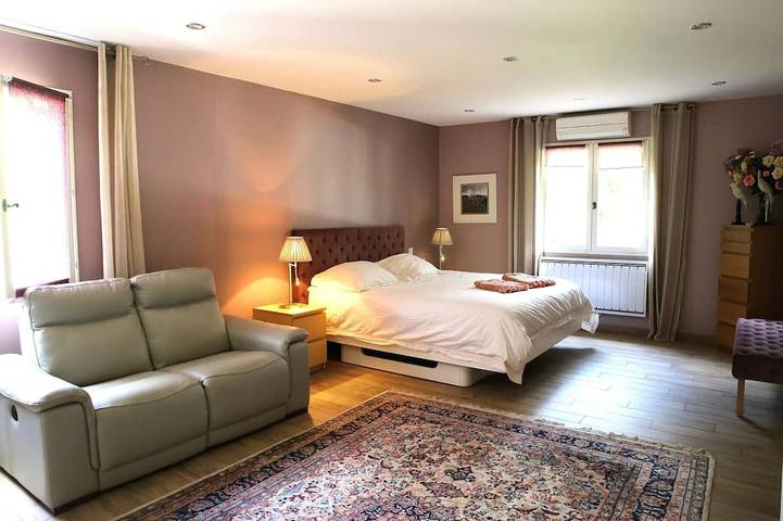 Haus 4 km von Uzès in Saint-Quentin-la-Poterie in Saint-Quentin-la-Poterie, Nimes und Umgebung