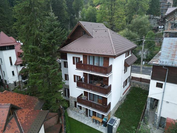 Gîte pour 4 personnes, avec vue et terrasse, animaux acceptés à Sinaia