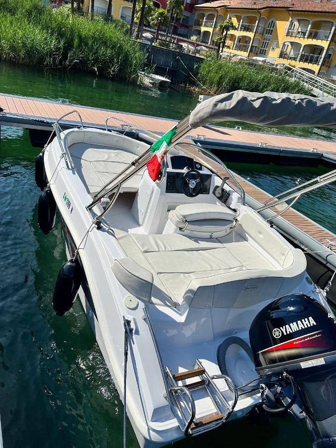 Yachting Residence - Private Dock, Lake Access & Spa in Lavena Ponte Tresa, Luganer See (Lombardei)