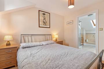 Apartment for 6 People in Tenby, Pembrokeshire, Photo 2