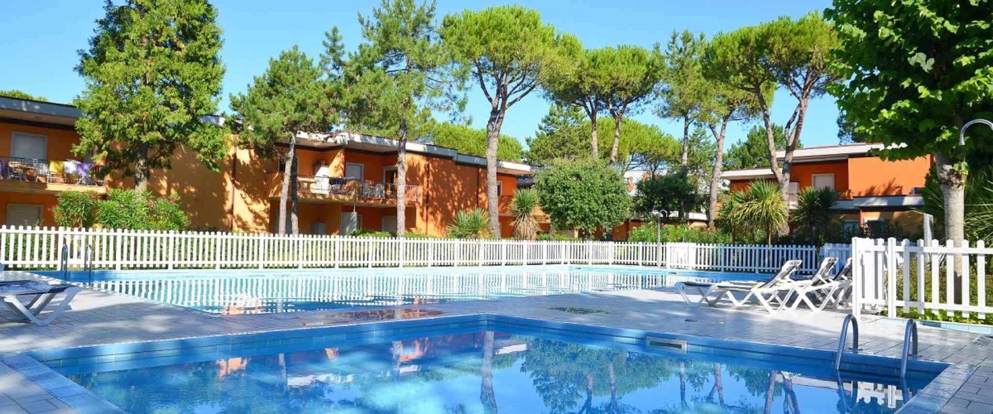Entire holiday apartment, Holiday apartment with air conditioning, balcony and pool  in Bibione, Venice Province