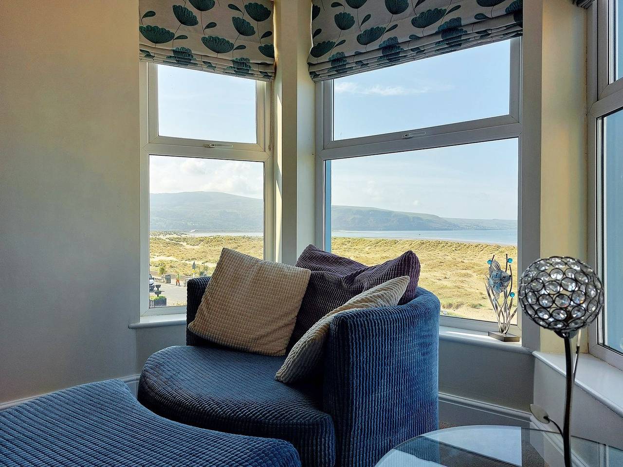 Entire apartment, Hafan Y Traeth Beach Front Apartment in Barmouth in Barmouth, Snowdonia