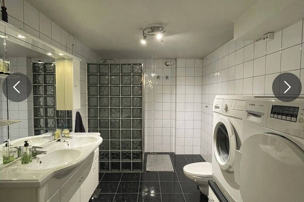 Centralized & Cozy Room available for a relaxed stay with Free parking and Wifi in Sandnes