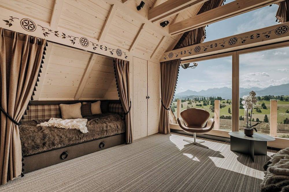 Luxury mountain chalet, wooden house, Tatra Bjerge View, tatra mountains in Karpaty (Polska)