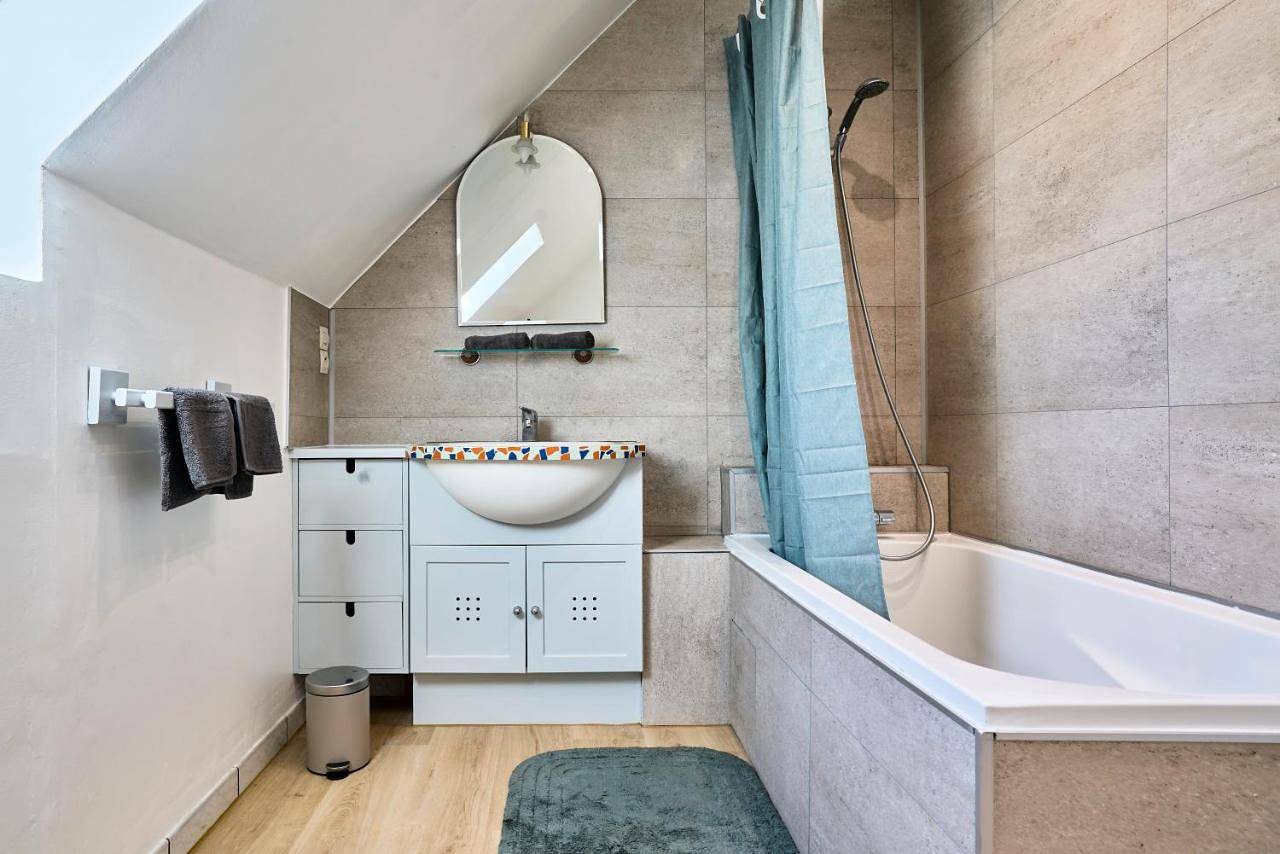 Appartement entier, La Halte Verte - Garden - Wifi - Near Lille in Ennevelin, Région de Lille