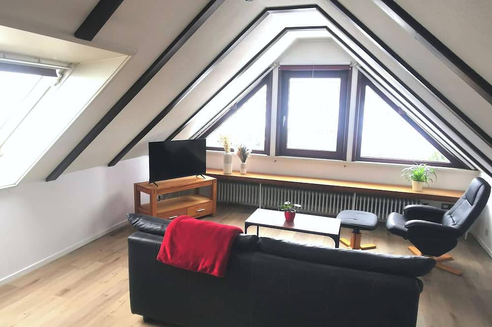 Ganze Wohnung, Helle Ferienwohnung mit sonniger Loggia in Celle, Aller-Leine-Tal