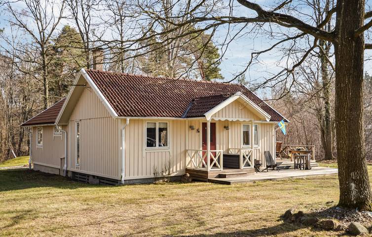 Hus för 8 Personer med trädgård in Öland