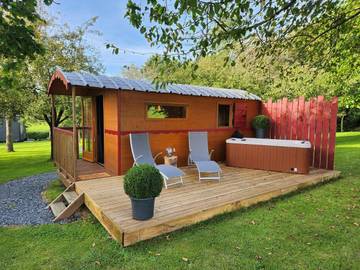 Maison de campagne pour 2 personnes, avec jardin et jacuzzi dans Précorbin