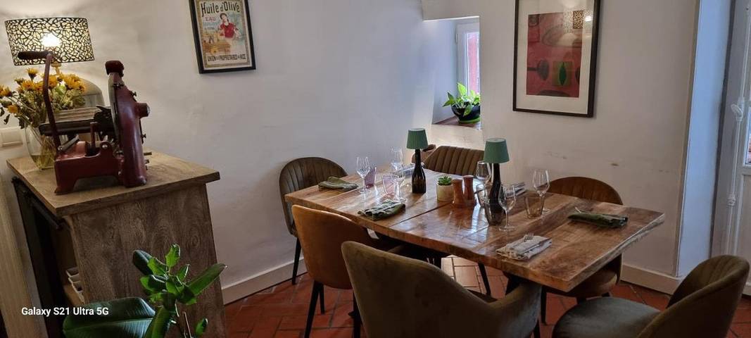 Location de vacances pour 2 personnes, avec piscine ainsi que vue et jardin à Flassans-sur-Issole - 2