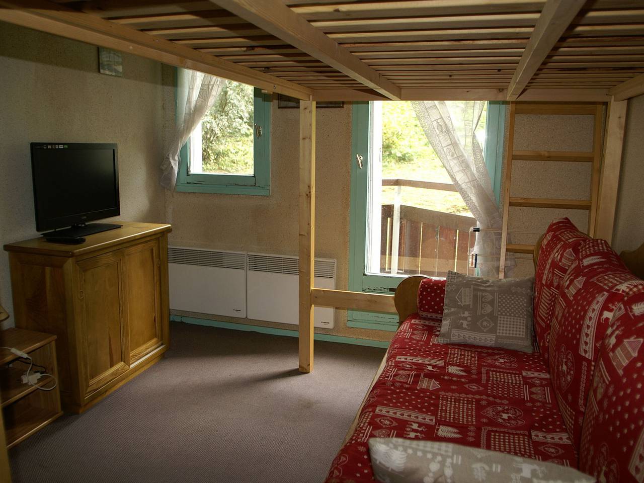 Entire apartment, Cozy studio 3 sleeps in Adrets-Prapoutel, east-facing balcony in Prapoutel, Les Adrets