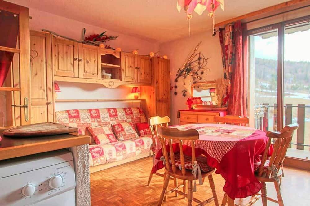 Apartamento entero, Grand studio terrasse plein sud vue station in Saint-Jean-Montclar, Montclar (Francia)