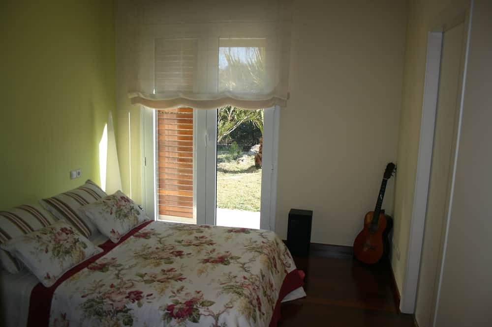 A modern and comfortable villa in a quiet and well-connected residential area in Sabadell, Barcelona Inland