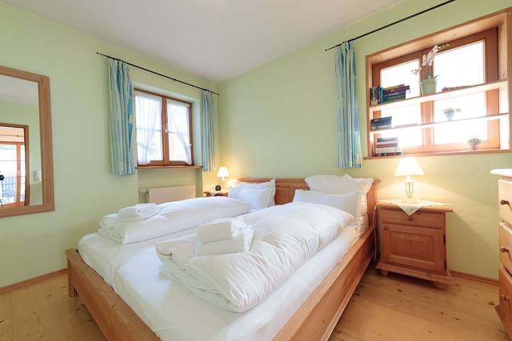 Ferienwohnung für 2 Personen, mit Balkon und Terrasse am Eibsee - 2