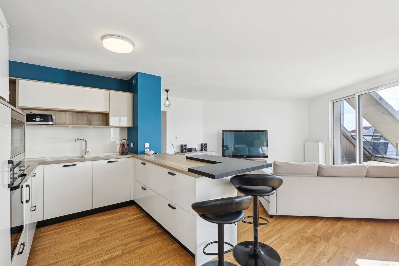 Appartement entier, Appartement T5 spacieux et lumineux  in Bordeaux, Région de Bordeaux