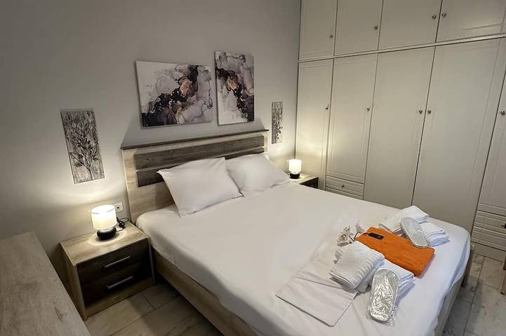 Entire apartment, Allatini Sea View, Deluxe 2 Bedroom & Bathroom Apartment in Thessaloniki in Analipsi (Thessaloniki), Thessaloniki region