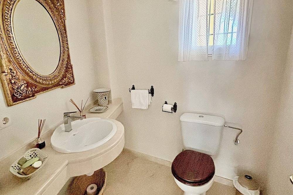 Villa, entre el campo de golf y la playa, en Vistahermosa. in Vistahermosa, El Puerto de Santa María