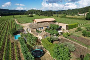 Gîte pour 7 personnes, avec vue et piscine ainsi que jardin et bassin pour enfant, animaux acceptés à Bagnols-sur-Cèze