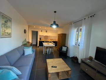 Gîte pour 4 personnes, avec vue et balcon à Loriol-du-Comtat