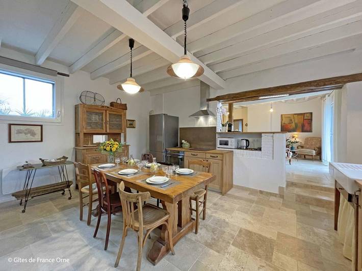 Gîte pour 7 personnes, avec Terrasse et Jardin dans Longny-les-Villages
