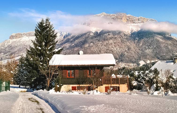 Location de vacances pour 6 personnes, avec terrasse, animaux acceptés à Alex (Annecy)