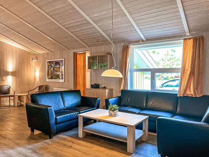 Ferienhaus für 12 Personen, mit Pool und Whirlpool sowie Sauna und Garten an der Ostsee - 3