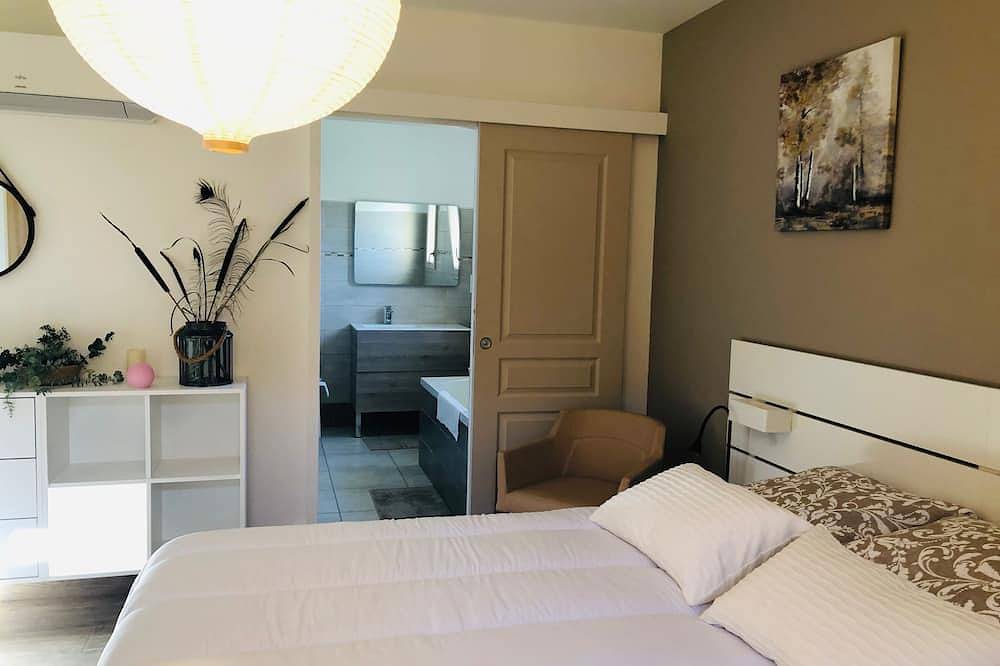 Maison Périgourdine, Climatisée, Adaptée Handicapés, Avec Piscine Chauffée in Sarlat-la-Canéda, Périgord Noir