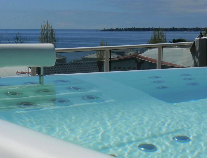 Camping voor 5 personen, with Whirlpool and Terras as well as Tuin and Zwembad in Concarneau