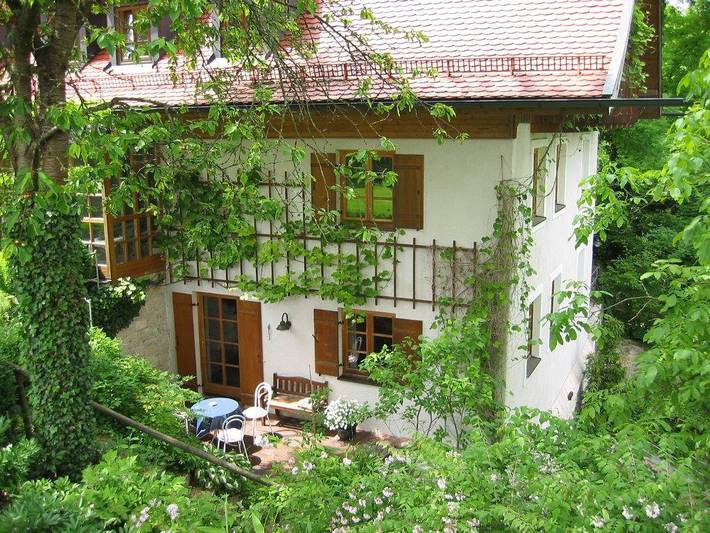 Ferienwohnung für 2 Personen, mit Terrasse und Balkon/Terrasse, kinderfreundlich in Tittmoning
