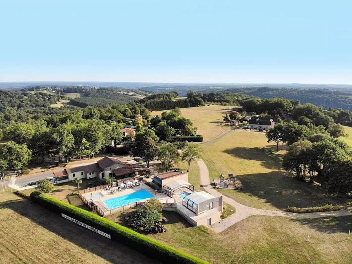 Camping pour 4 personnes, avec piscine et terrasse dans Périgord Noir - 3
