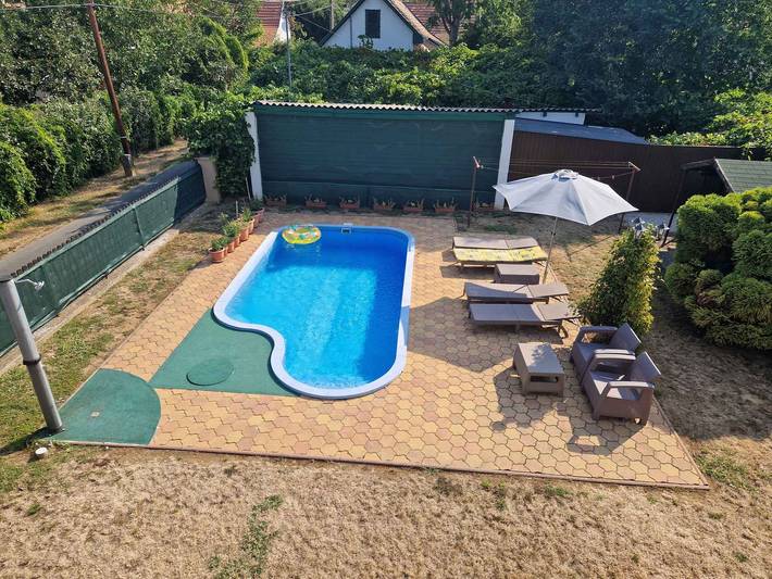 Ferienwohnung für 8 Personen, mit Balkon und Garten