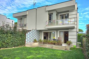 Villa mit pool für 7 Personen, mit Pool und Terrasse in Albanien