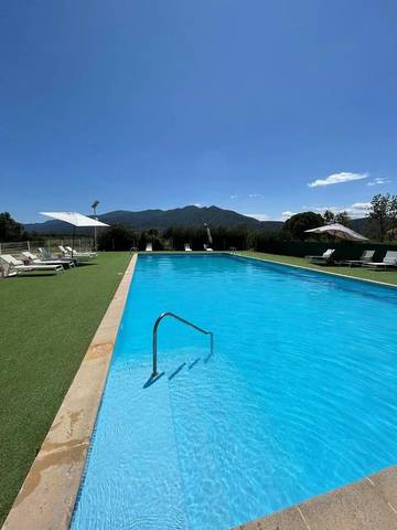 Hôtel pour 4 personnes, avec jardin et piscine à Tresserre
