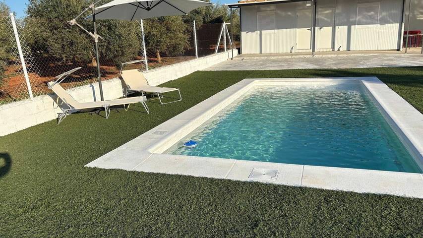 Casa rural para 12 personas, con balcón/terraza y piscina en La Carlota