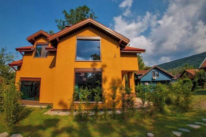 Villa für 9 Personen, mit Garten und Terrasse in Sapanca