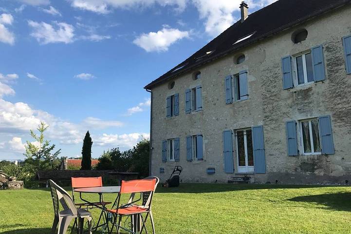 Gîte pour 4 personnes, avec terrasse et jardin à Saint-Martin-de-Bavel