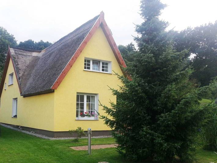 Ganze Ferienwohnung, Reetdachhaus Juhnke 120qm im Grünen mit 2 Schlafräumen - Ferienhaus in Kamminke, Usedom