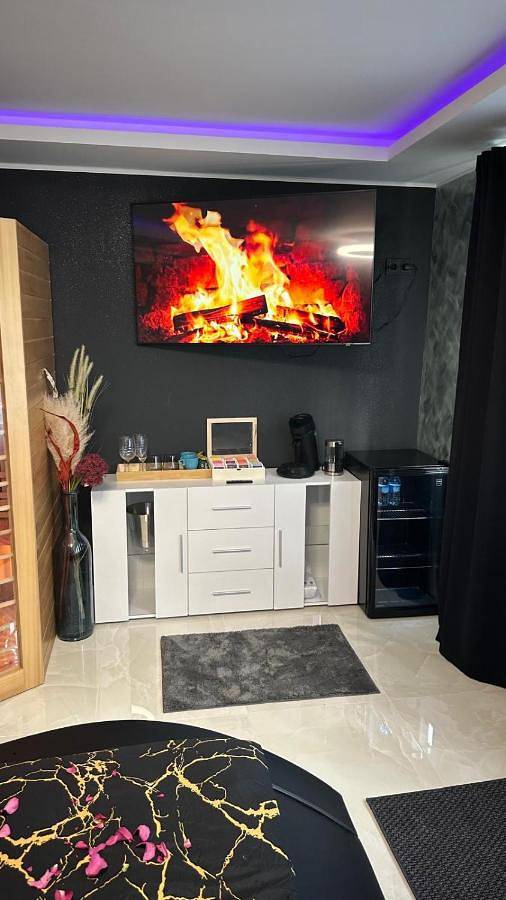 Ferienwohnung für 2 Personen, mit Whirlpool und Sauna in Essen - 4