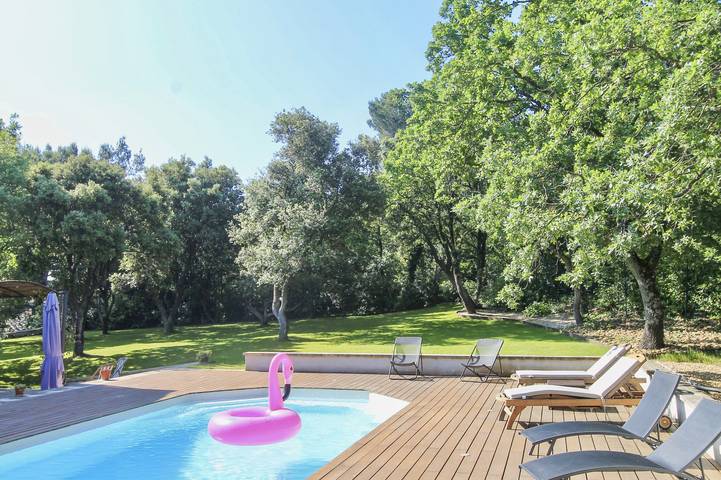 Location de vacances pour 8 personnes, avec terrasse et jardin à Eyragues - 3