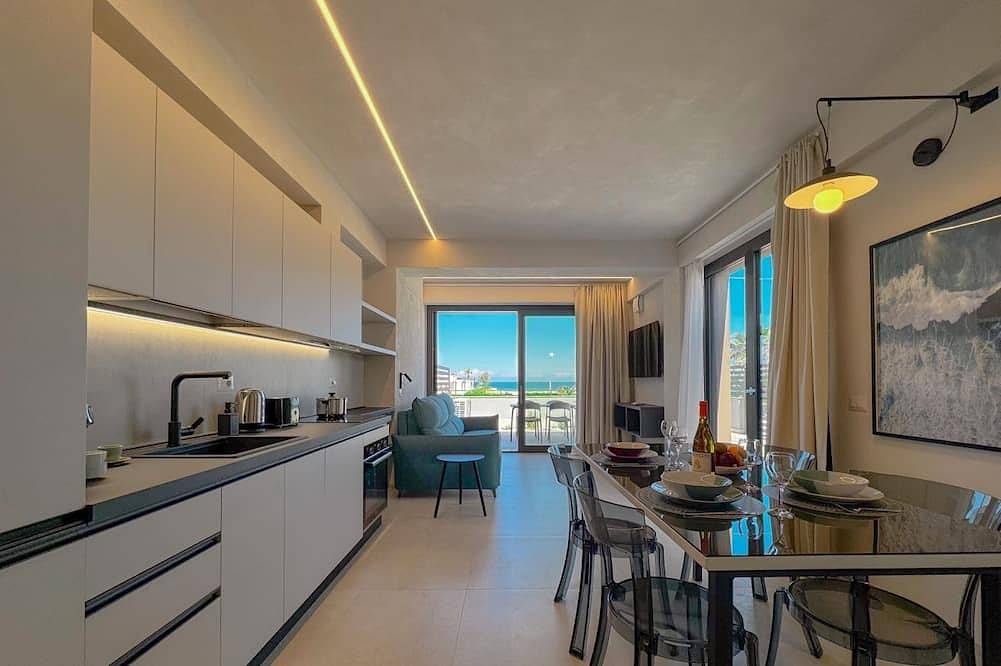Ganze Wohnung, Beachfront Bliss: Relax with a Stunning Sea View in Porto Sant'Elpidio, Fermo Provinz