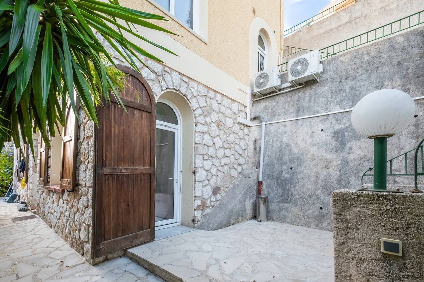 Studio entier, Studio 'Rubis' avec Terrasse Privée, Wi-Fi et Climatisation in Nice, Région de Nice