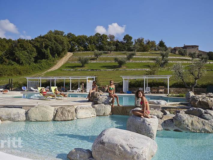 Agriturismo per 4 persone, con balcone/terrazza e piscina nonché terrazza e idromassaggio a Arcidosso