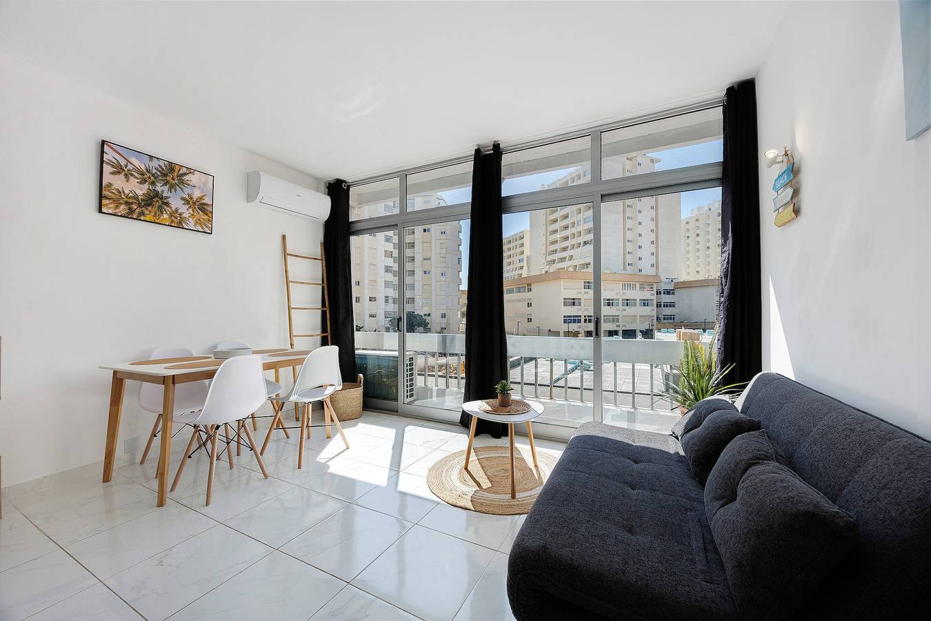 Ganzes Studio, Studio-Apartment 'Ocean – Haustierfreundlich' mit Balkon, Wlan und Klimaanlage in Praia da Rocha, Portimão