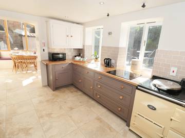 Log Cabin for 8 People in Whitby, North Yorkshire, Photo 3