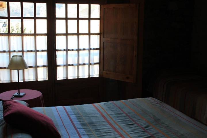 Landhaus für 9 Personen, mit Terrasse und Pool sowie Garten in Katalonien - 4