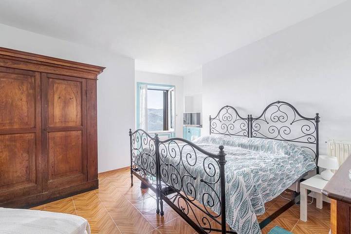 Lovely home in Carro with house a panoramic view in Castello (Carro), Carro (Liguria)