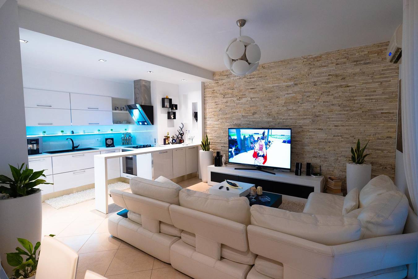 Apartamento vacacional entero, Vlore - Penthouse - Sleeps 7 - Hot Tub in Vlorë (Ciudad), Vlorë