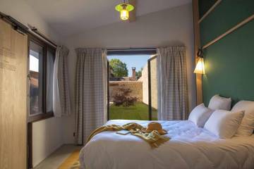 Hôtel pour 2 personnes, avec piscine ainsi que vue et jardin à Saint-Cyr-au-Mont-d'Or